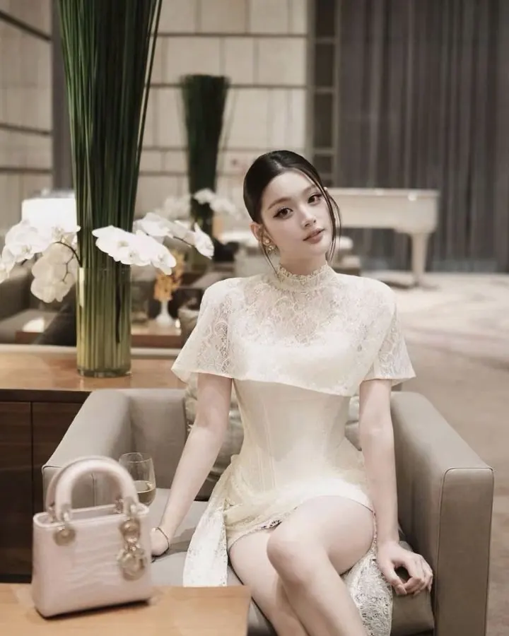 เดรสสั้นคอร์เซ็ตขาว ผ้าคลุมลูกไม้ รหัส SWT04 รูปที่ 1